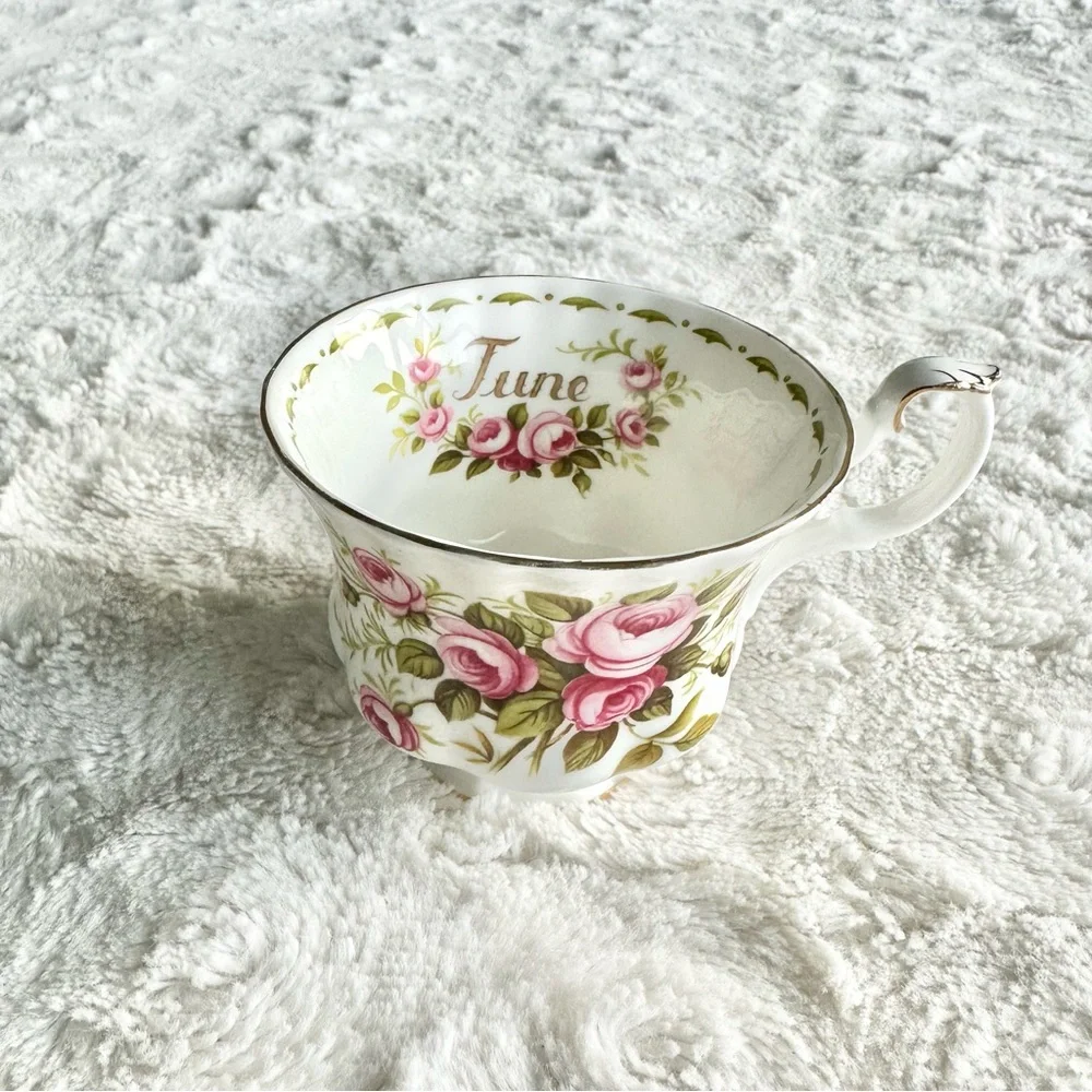 Vintage Royal Albert Teacup Flower of the Month June Roses Floral Leaf 1970 READ